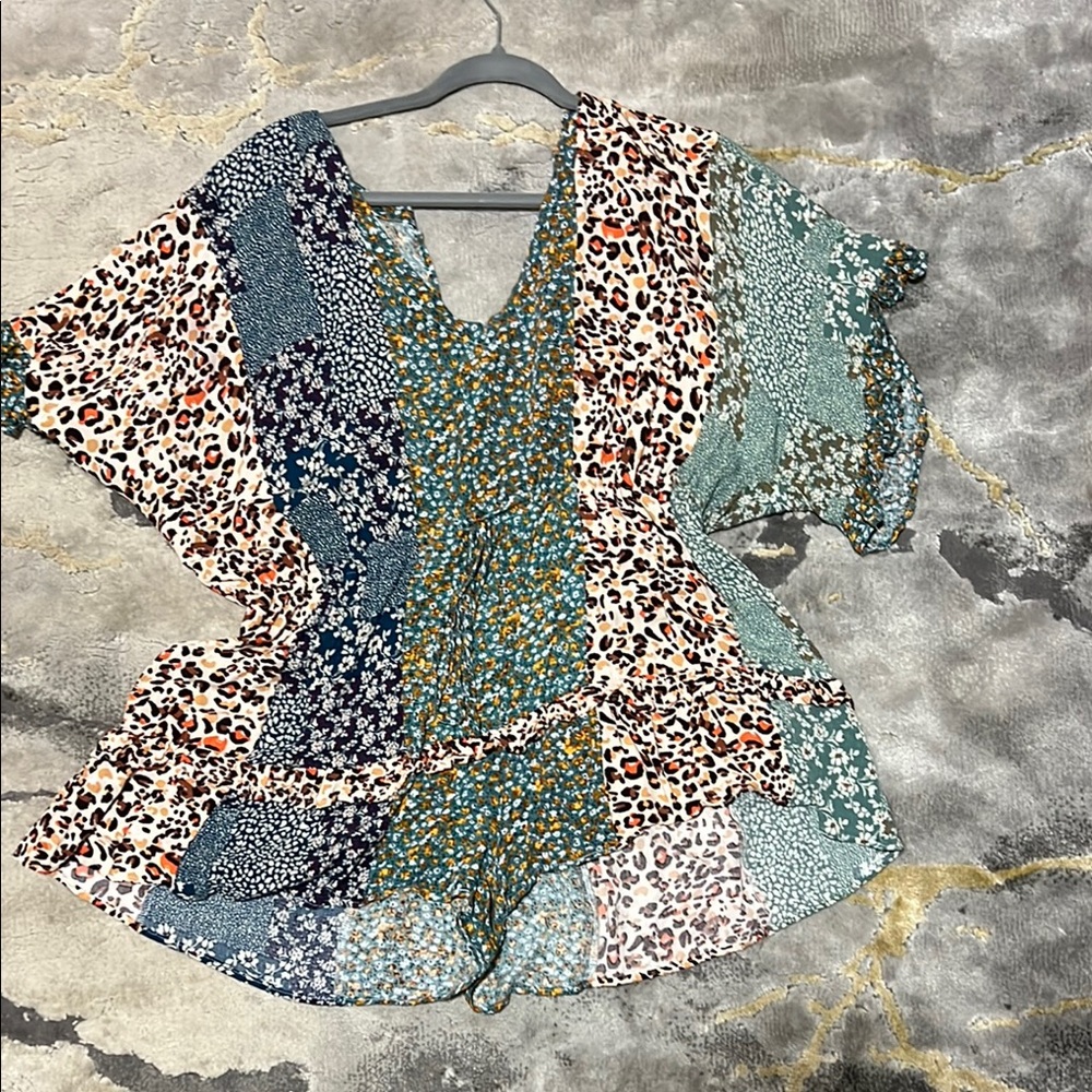 Umgee Green and Blue Asymmetrical V-Neck Blouse